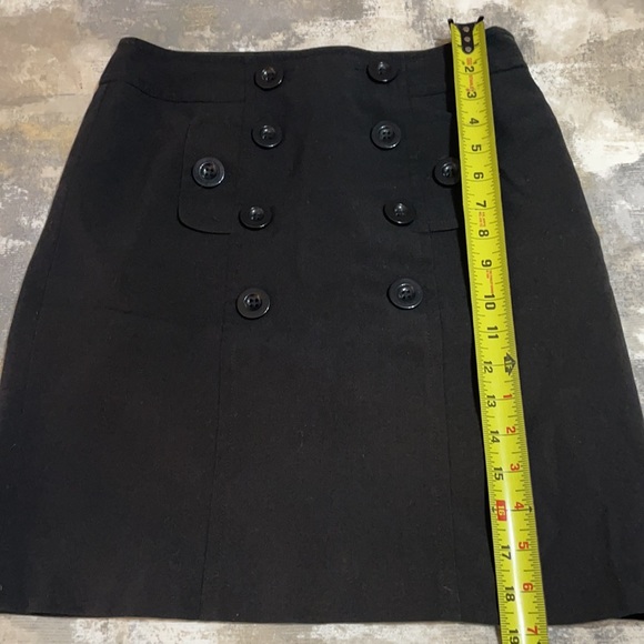 Ann Taylor Petites SZ 0P Black Mini Skirt Cute Front Button Detail and Side Zip - Picture 5 of 14